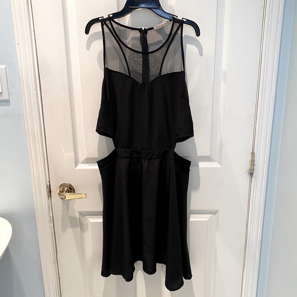 Ardene Dresses & Skirts - Ardene • Blαck cut-out dress w mesh collαr